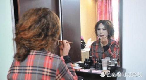 红大爷男扮女装视频无删减